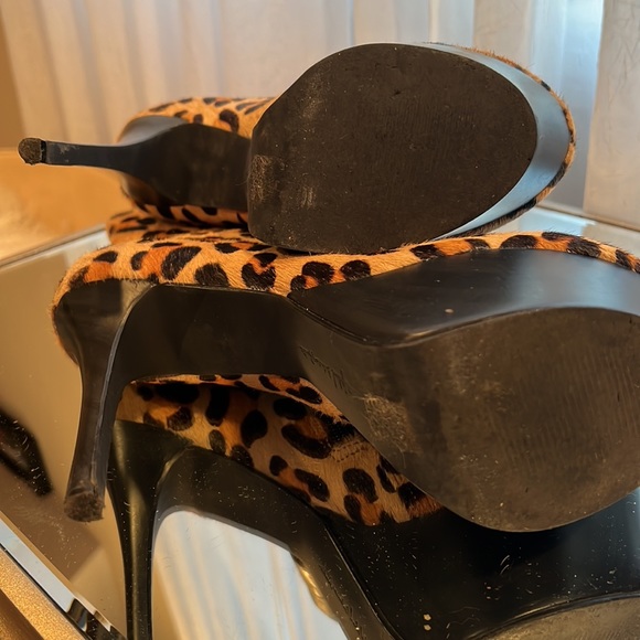 Leopard Print Pony Hair Platform Ankle Boots. Size 8 - Picture 10 of 13